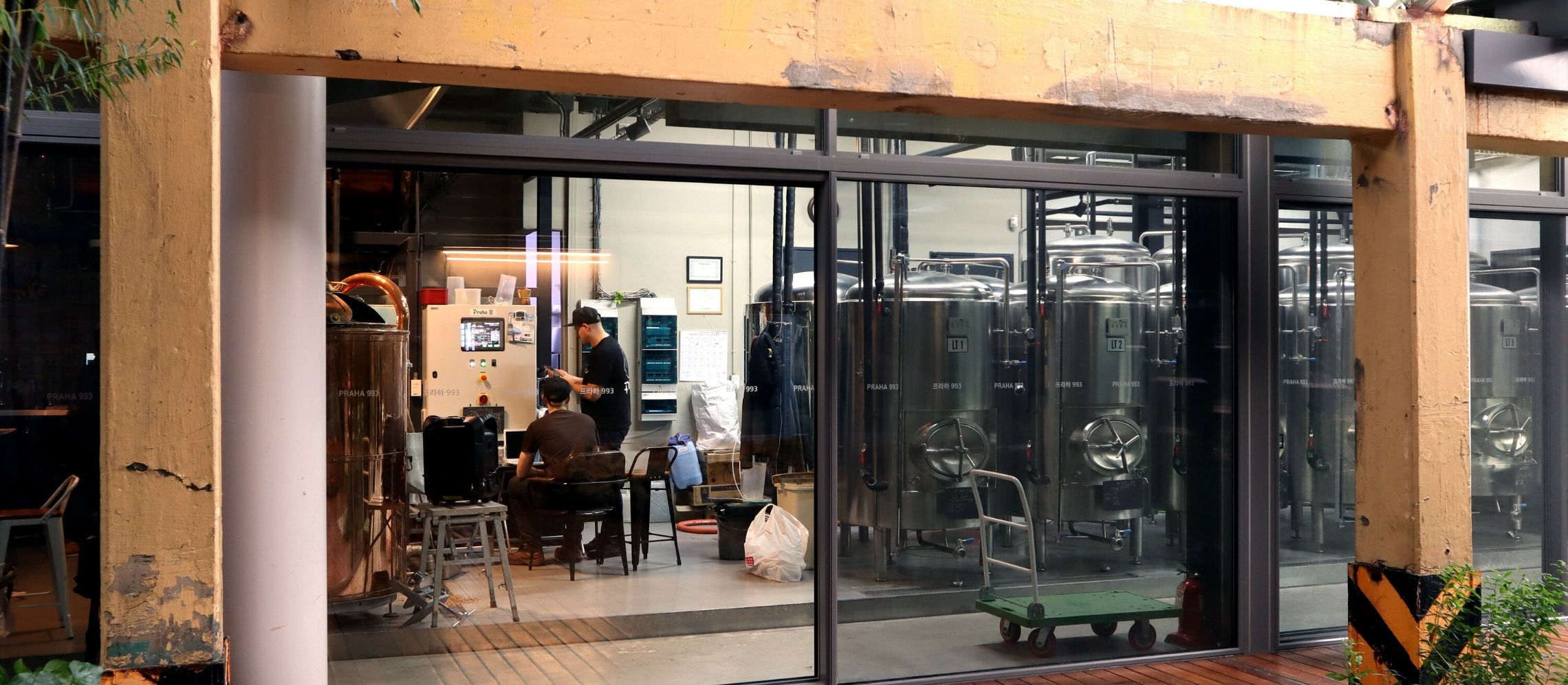 Photo for: Distilleries In London That Are Open Right Now