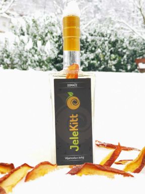 Logo for:  Jele kitt,  Domača viljamovka s krhlji